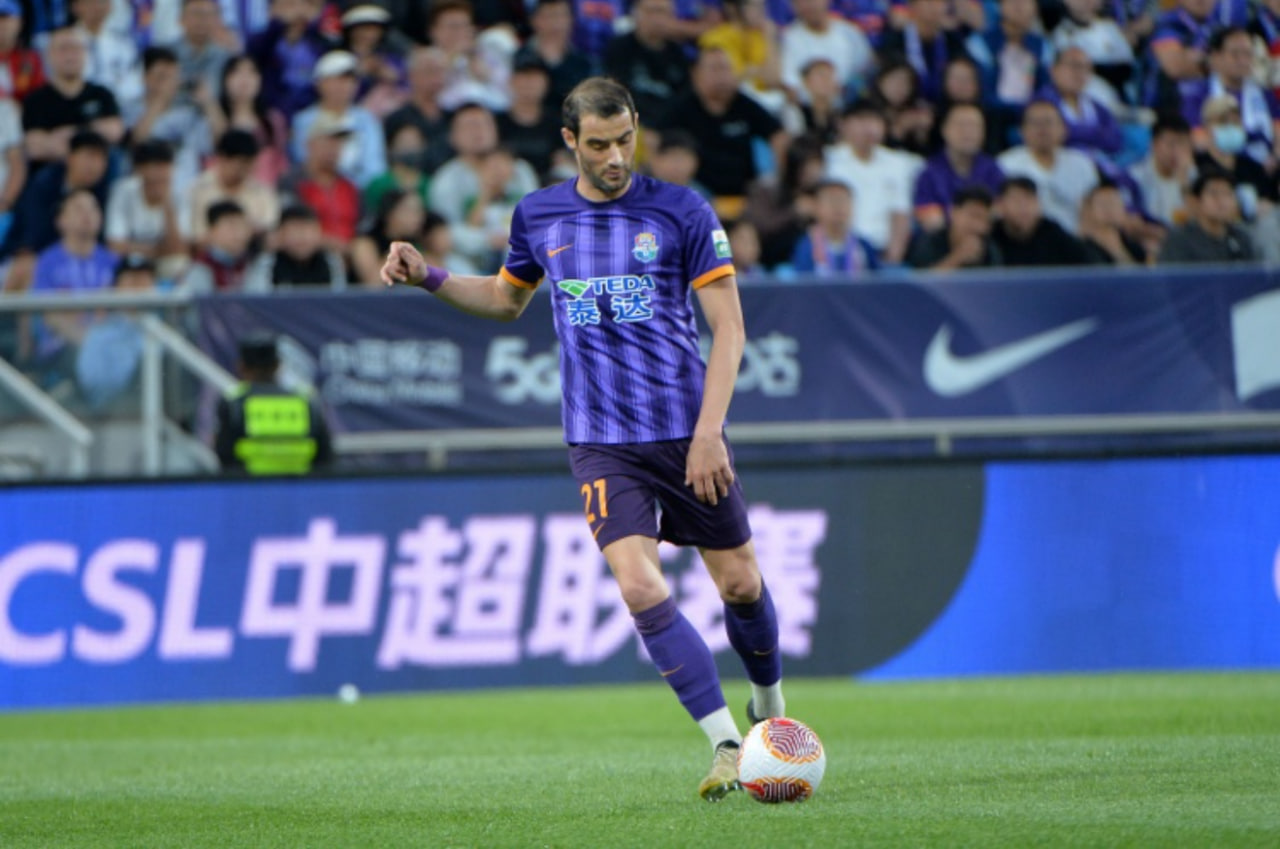 津门虎2-1胜青岛，伤病潮笼罩胜利氛围